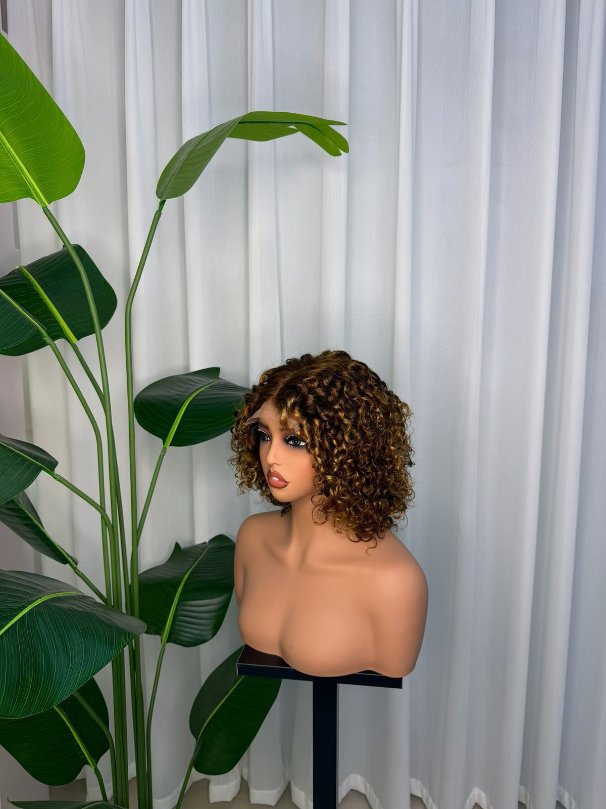 5x5 Lace Closure Short Curly Bob Wig 300g 12 Inch 100% Virgin Human Hair